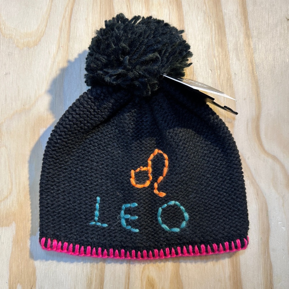 Echo New York Women Leo Horoscope Beanie Black Knit Pom Pom Hat EC0756 NWT